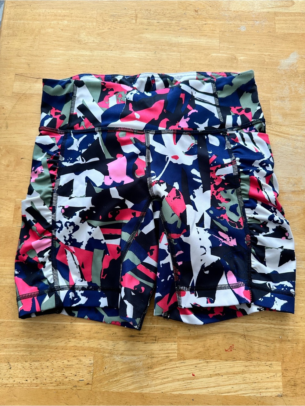 Lululemon shorts size 4